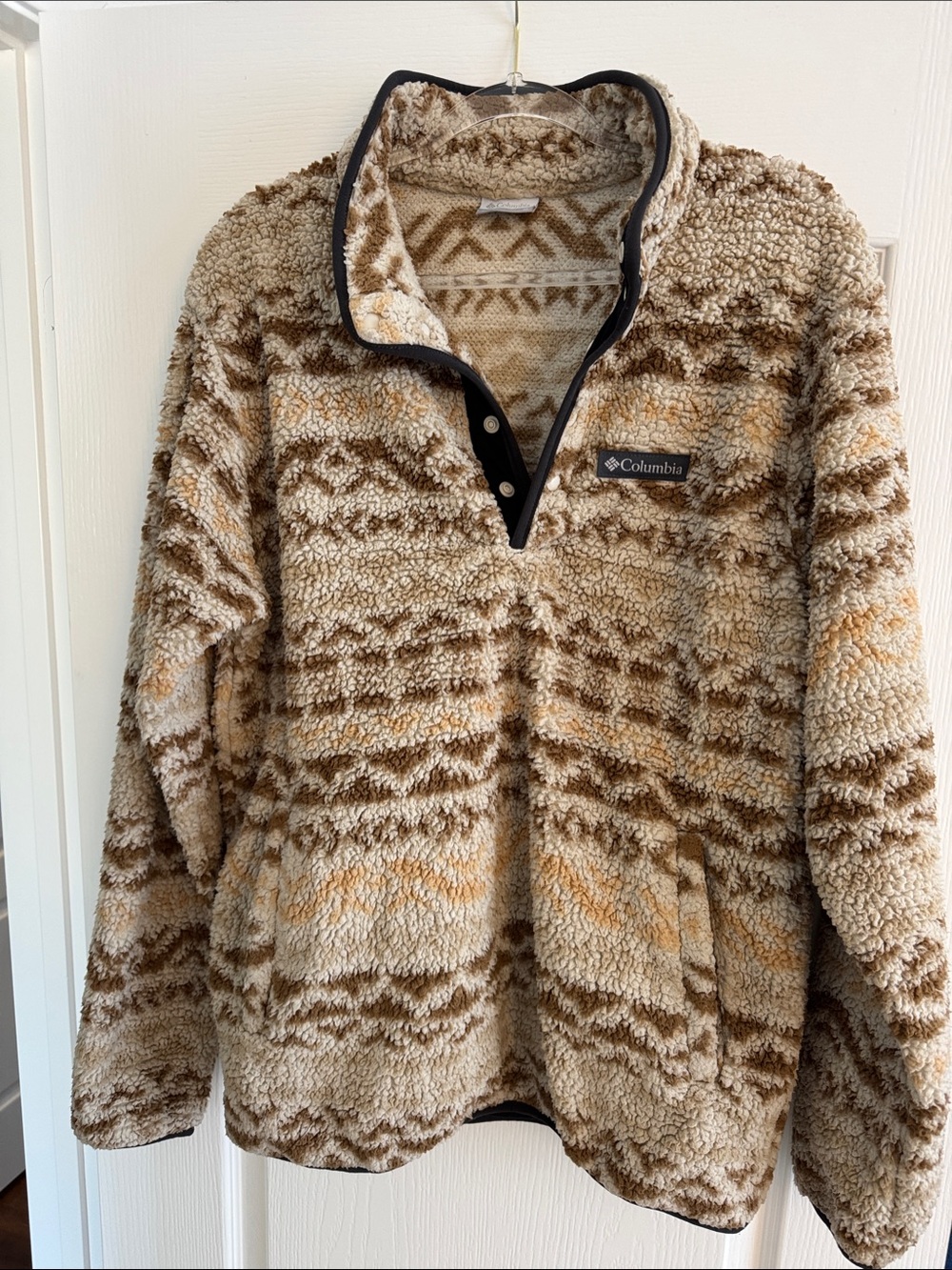 Columbia Men’s Tan and Brown Patterned pull over Button-Up Sherpa